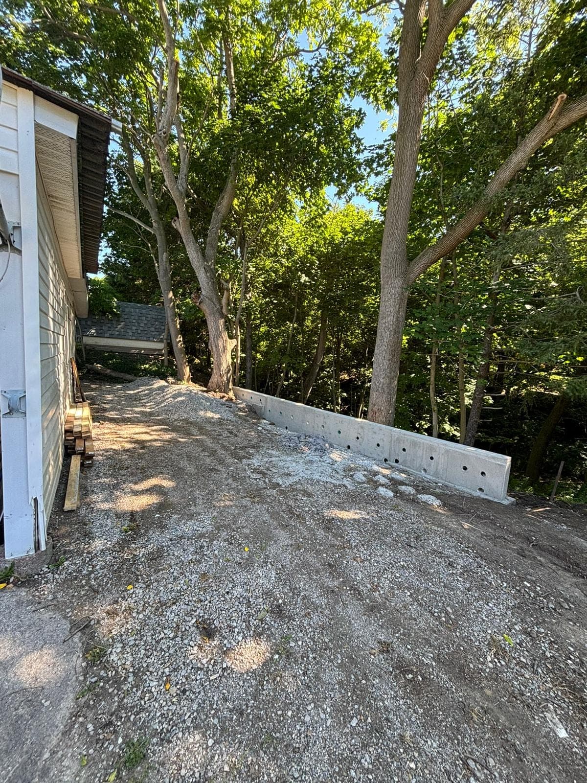Engineered & Commercial Walls - Retaining wall service in Brantford, ON