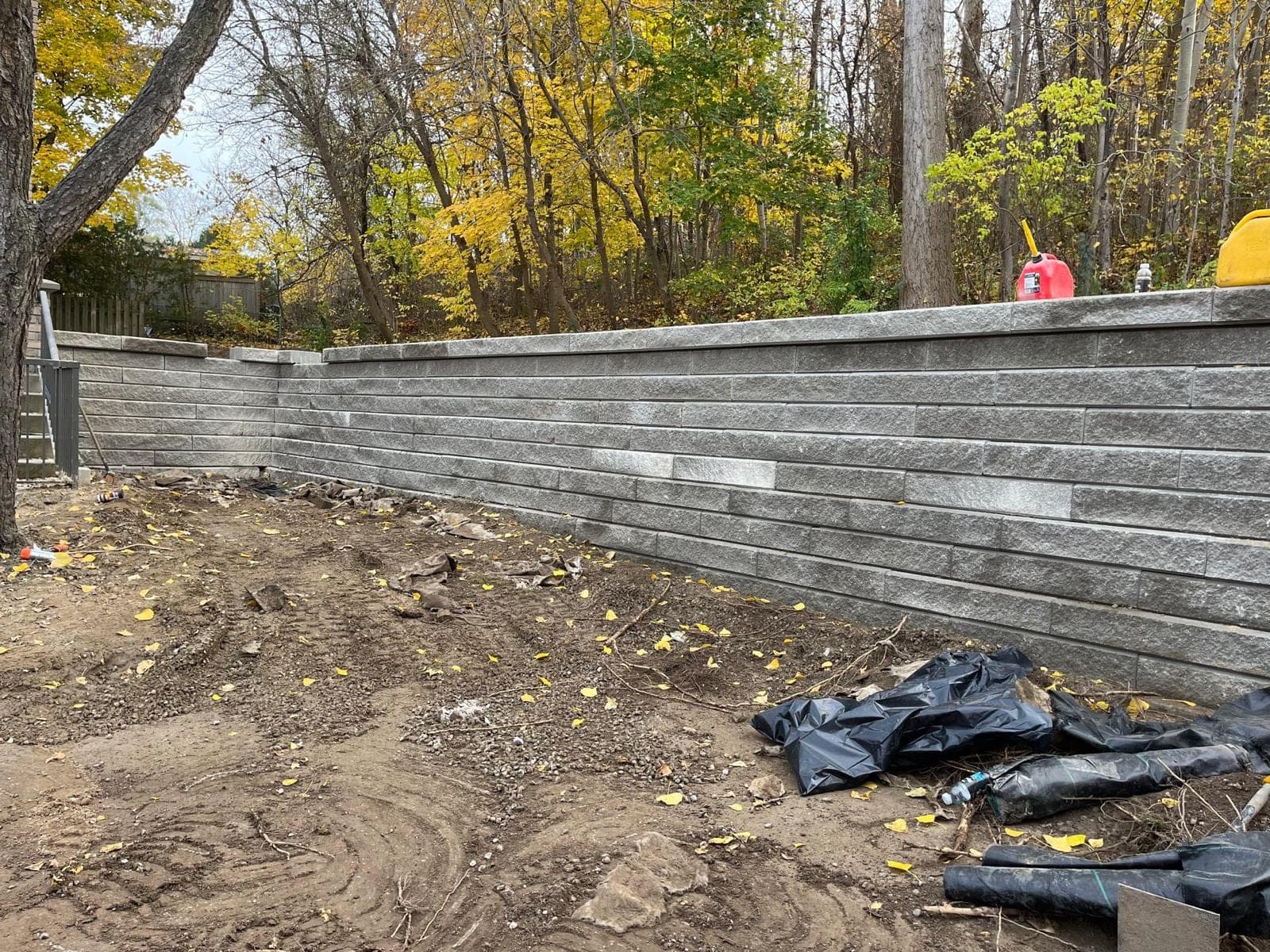 Interlocking Concrete Blocks - Retaining wall service in Brantford, ON